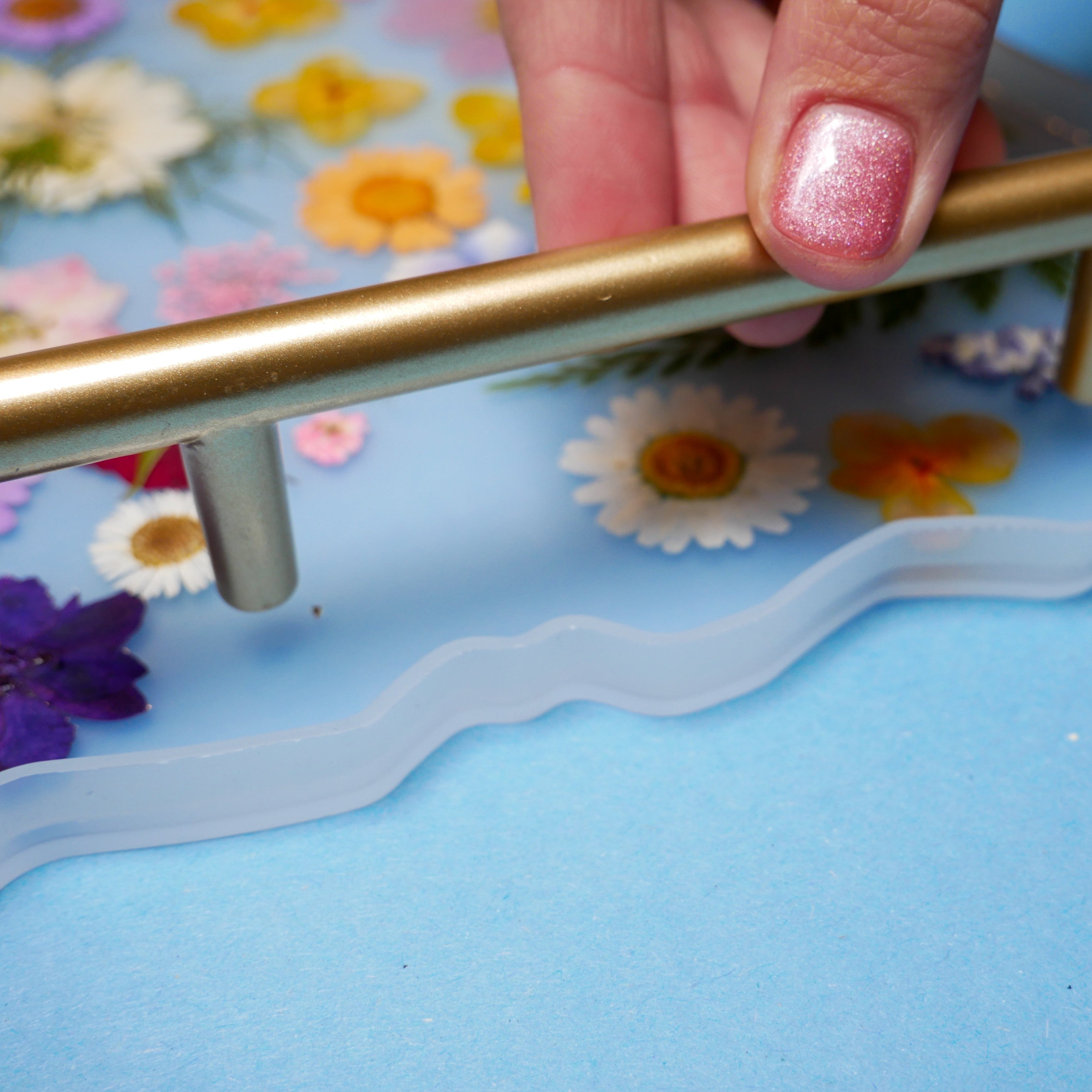 Make a Floral Resin Serving Tray